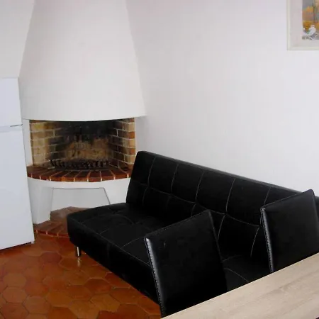3 Bedrooms At 300 M Away From The Beach With Sea View Terrace And Wifi Apartmán *
