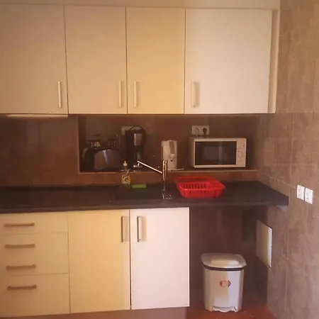 3 Bedrooms At 300 M Away From The Beach With Sea View Terrace And Wifi Lejlighed *