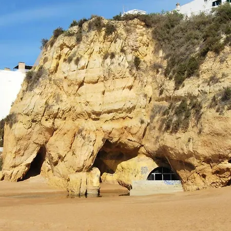 3 Bedrooms At 300 M Away From The Beach With Sea View Terrace And Wifi Αλμπουφέιρα